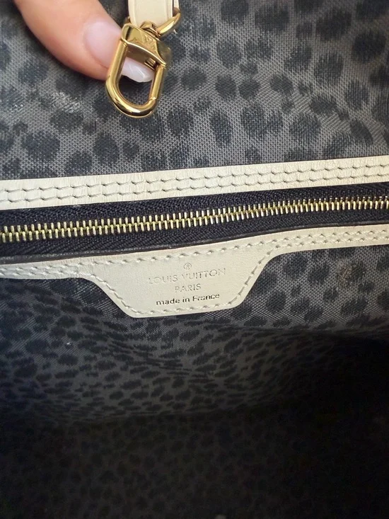 Louis Vuitton Neverfull MM in “Wild Creme” - Picture 12 of 14